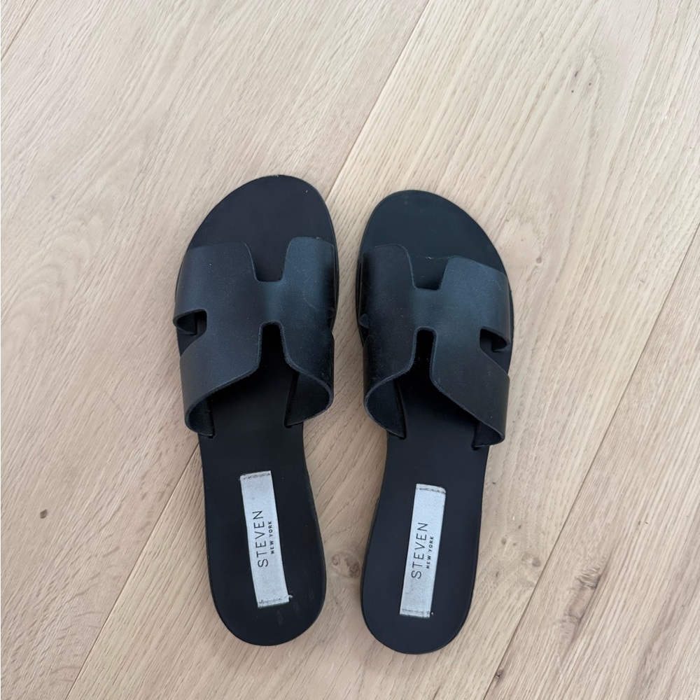 Steve Madden black leather sandals